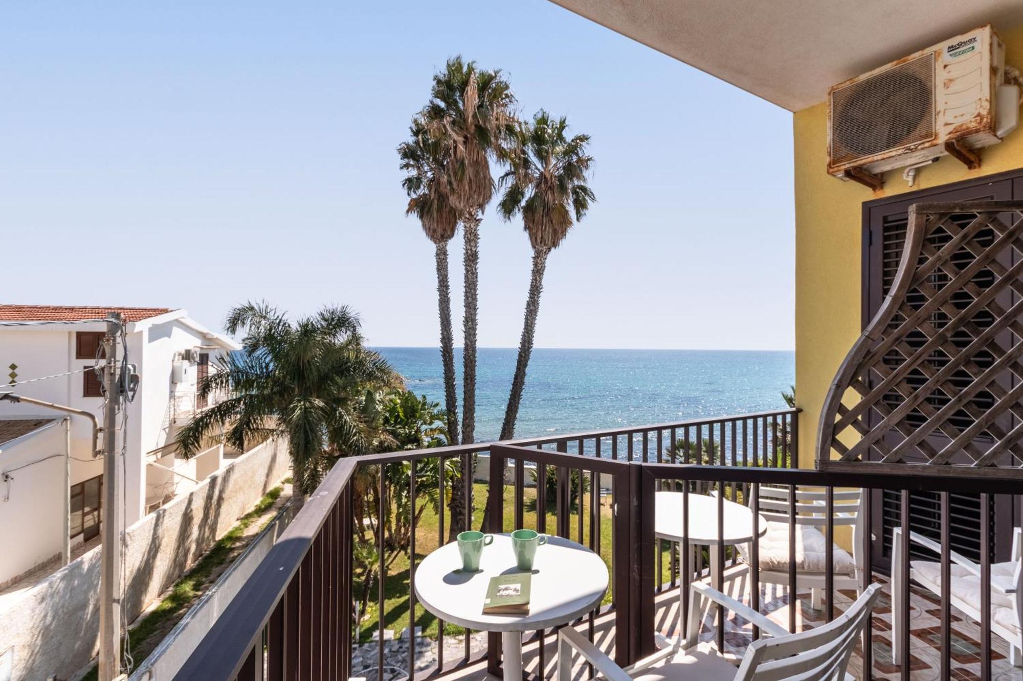 B&B La Terrazza Sul Mare Авола Экстерьер фото