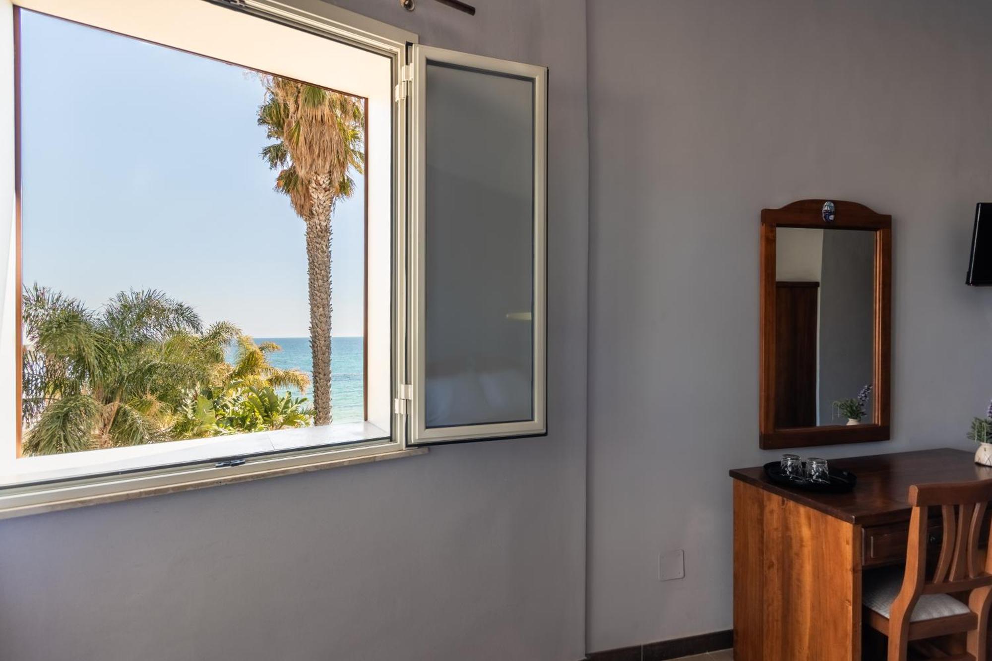 B&B La Terrazza Sul Mare Авола Экстерьер фото